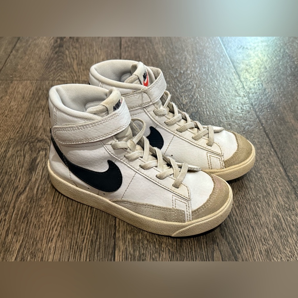 Nike Kids High-Top Sneakers - White and Tan